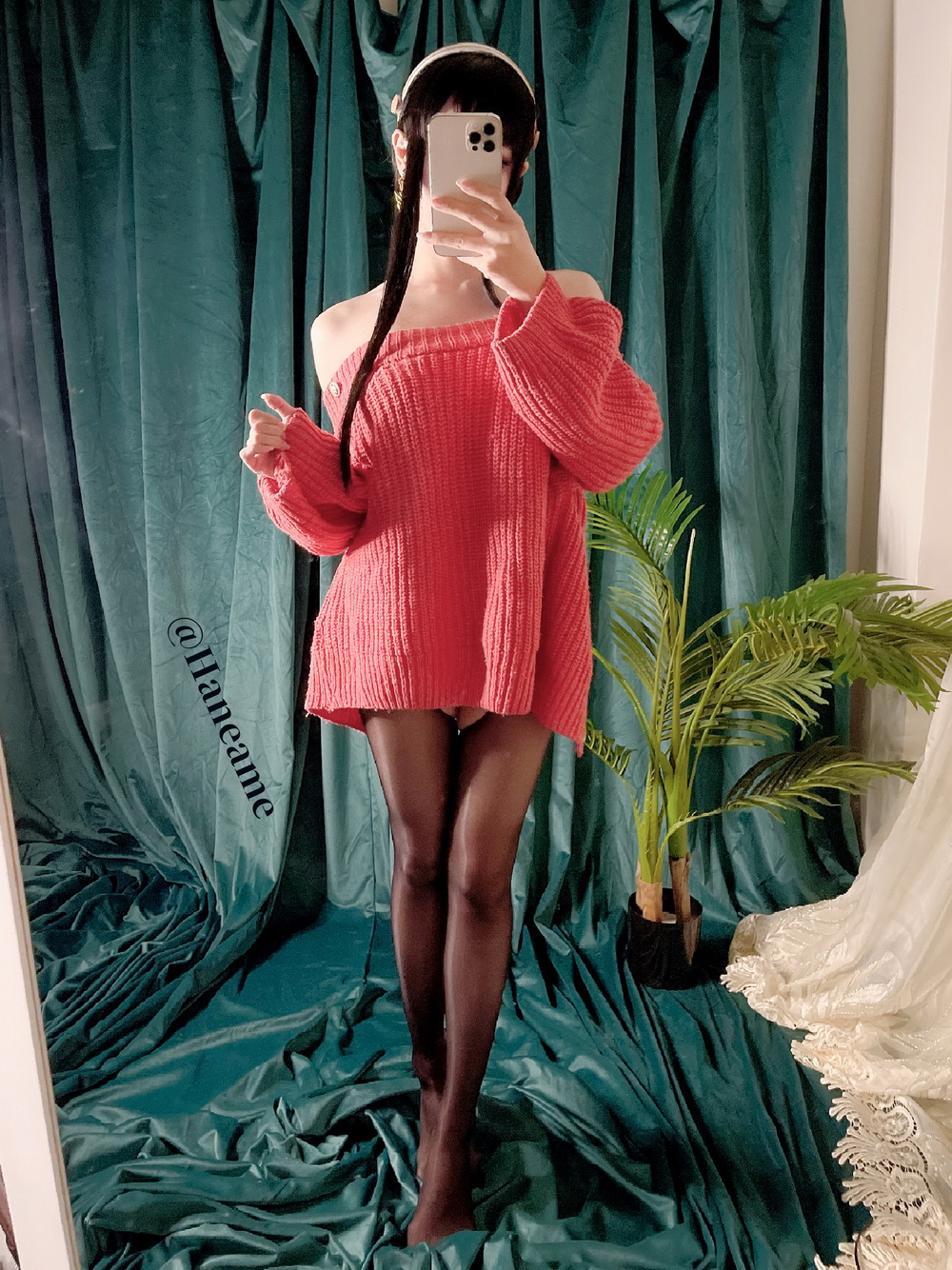 061_Hane_Ame_Yor_Forger_Red_Sweater_32