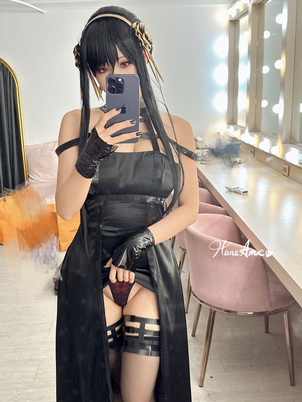 097_HaneAme_Yor_Forger_2_29